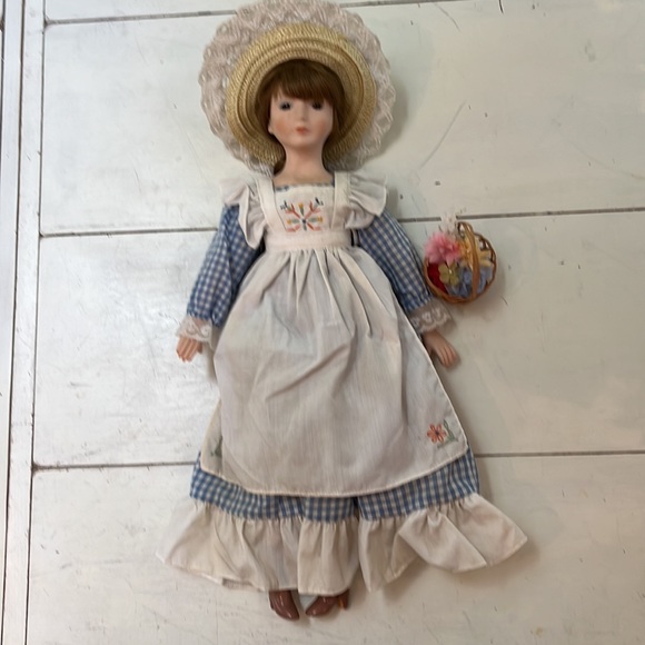 Porcelain Vintage Doll 18" - Beautiful - Picture 2 of 12